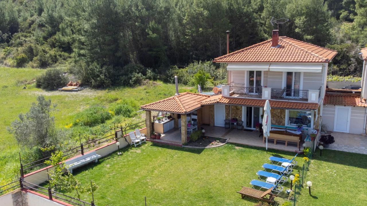 Vila Holiday Villa *